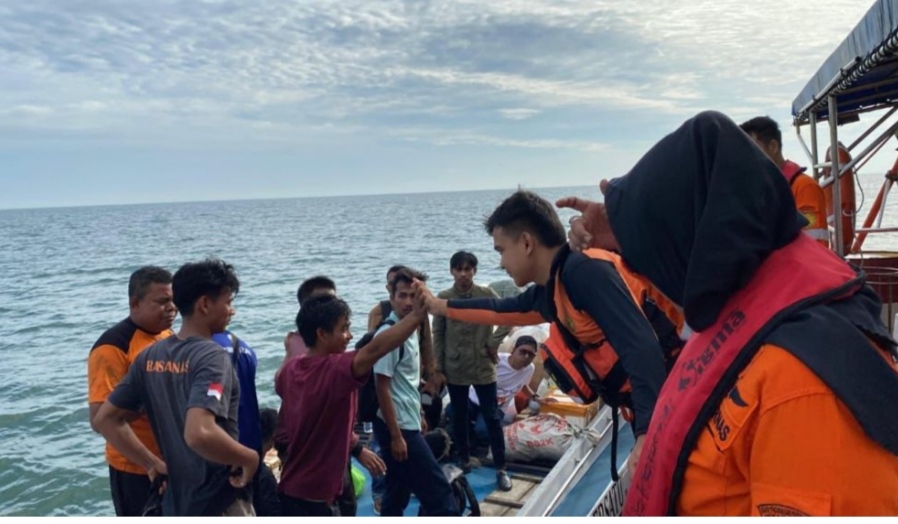 Evaluasi ABK KM Ade Putra yang tenggelam di Selat Malaka