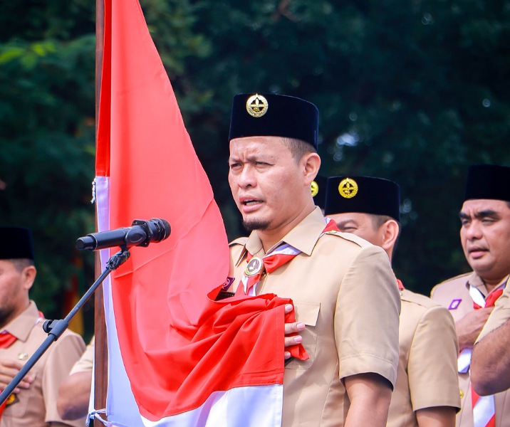 Agung Nugroho saat dilantik sebagai Ketua Majelis Pembimbing Gerakan Pramuka Kota Pekanbaru masa bakti 2025–2030 di Lapangan Bukit, Senapelan, Sabtu (6/12/2025). Foto: Istimewa.